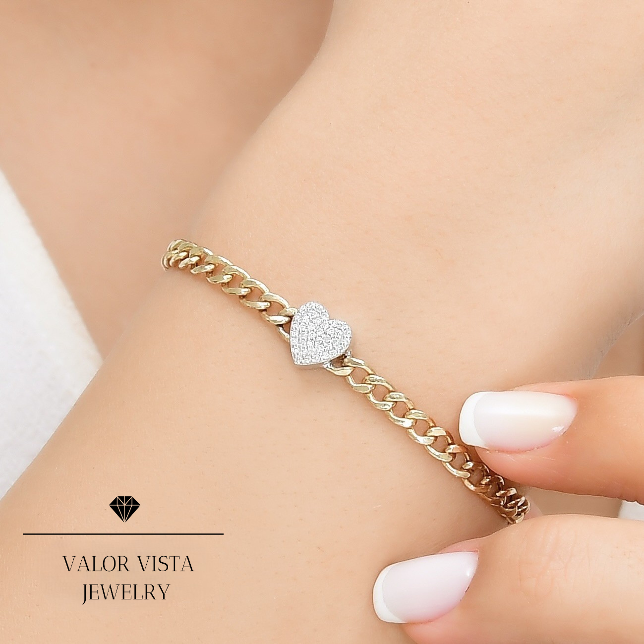 Mini Heart Diamond Curb Bracelet 14k Gold